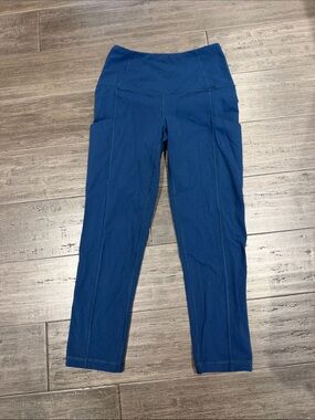 The North Face Women's Blue High-Waist Leggings cropped motivation